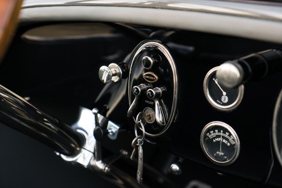 Детали экстерьера Lincoln Model L Roadster by Brunn 1925 года  (фото 26 из 29)